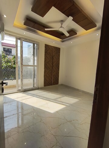 Balcony in 3 BHK Builder Floor at Green Fields Colony – for Sale