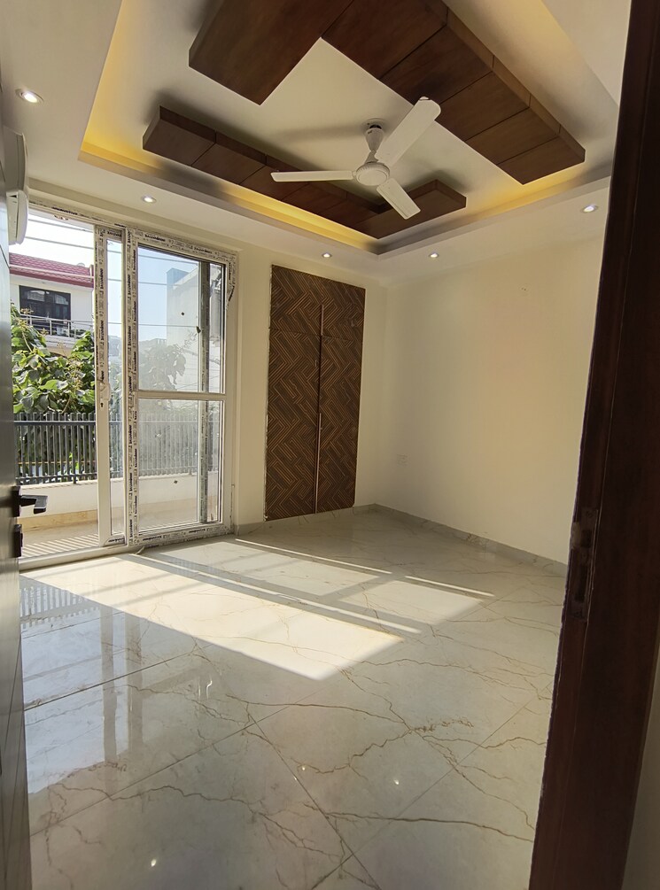 Balcony, green fields colony 3 Bedroom 1800 Sq.Ft. Builder Floor In Green Fields Colony Faridabad 9109186