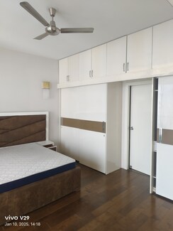 5 BHK + Servant Room Apartment For Sale in Orchid Gardens
