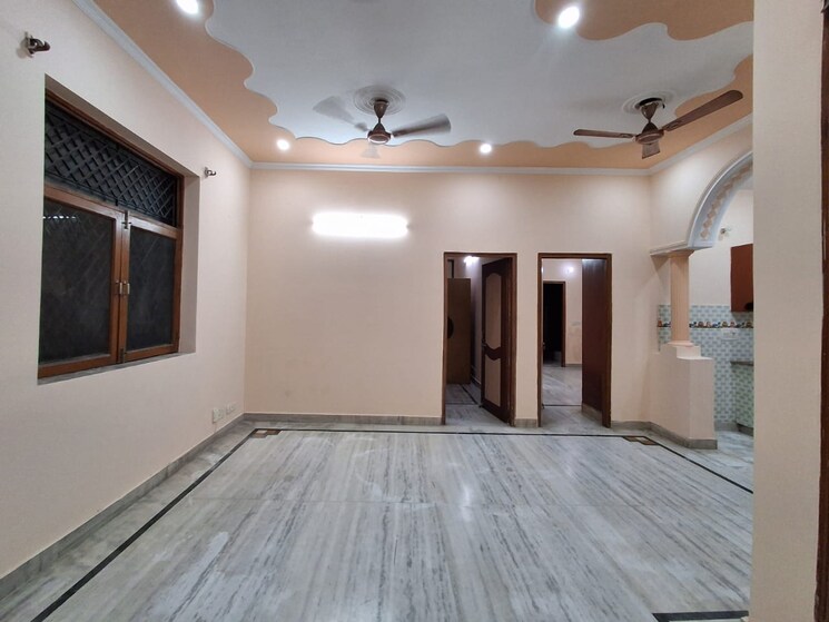 Bedroom, sector 45 2 Bedroom 263 Sq.Yd. Builder Floor In Sector 45 Gurgaon 9109218