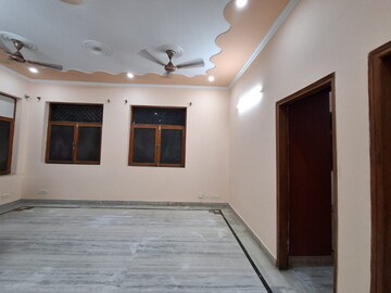 Room in 2 BHK Builder Floor at Sector 45 – for Rent