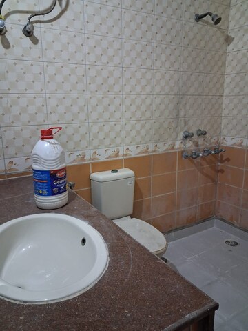 Bathroom in 2 BHK Builder Floor at Sector 45 – for Rent