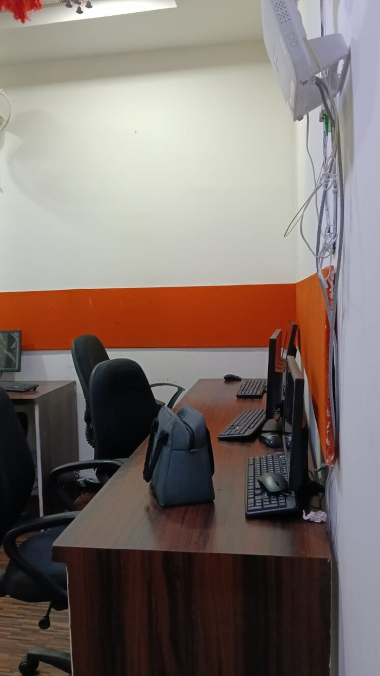 undefined, sector 4 Commercial Office Space 550 Sq.Ft. In Sector 4 Noida 9109213