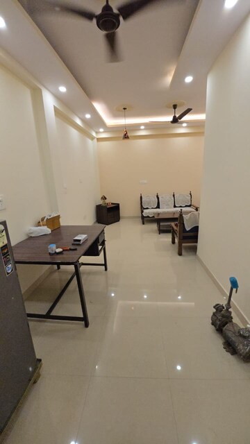Team Area in 2 BHK Builder Floor at South Delhi – for Rent