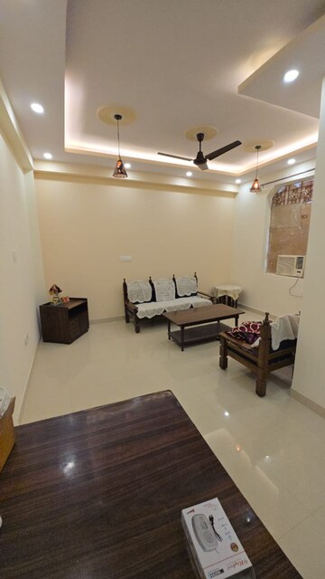 Team Area in 2 BHK Builder Floor at South Delhi – for Rent