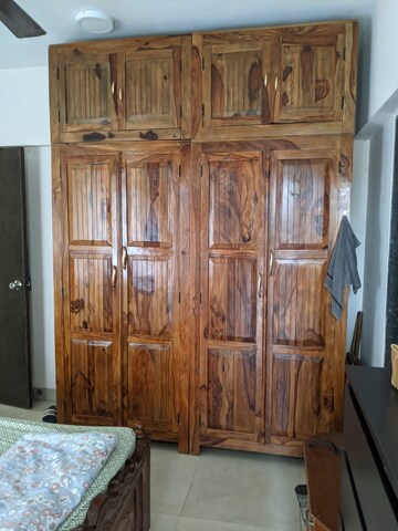 Room in 1 BHK Apartment at Conwood Astoria, Goregaon East – for Rent
