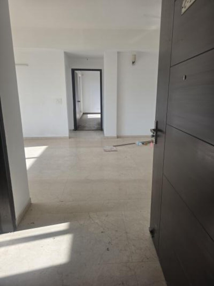 Bathroom, umang-winter-hills 3.5 Bedroom 2021 Sq.Ft. Apartment In Sector 77 Gurgaon 9109327