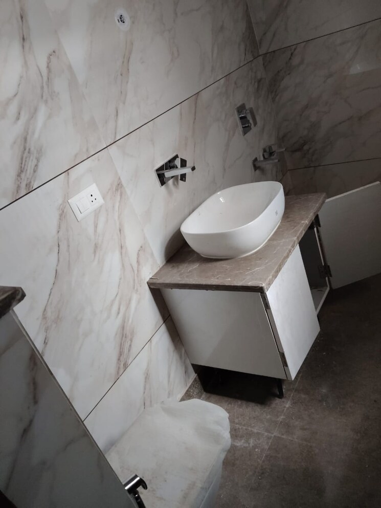 Bathroom, nimbus-express-park-view 2 Bedroom 1000 Sq.Ft. Apartment In Chi V Greater Noida Greater Noida 9109333