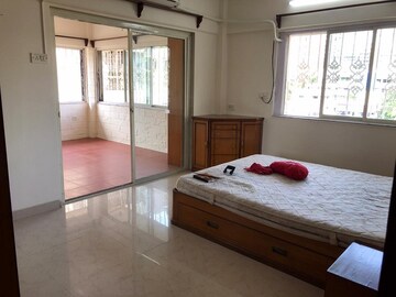 Bedroom in 1 BHK Apartment at Bandra West – for Rent