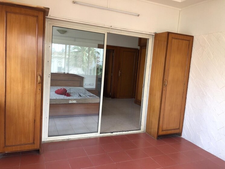 Room, bandra west 1 Bedroom 550 Sq.Ft. Apartment In Bandra West Mumbai 9109338