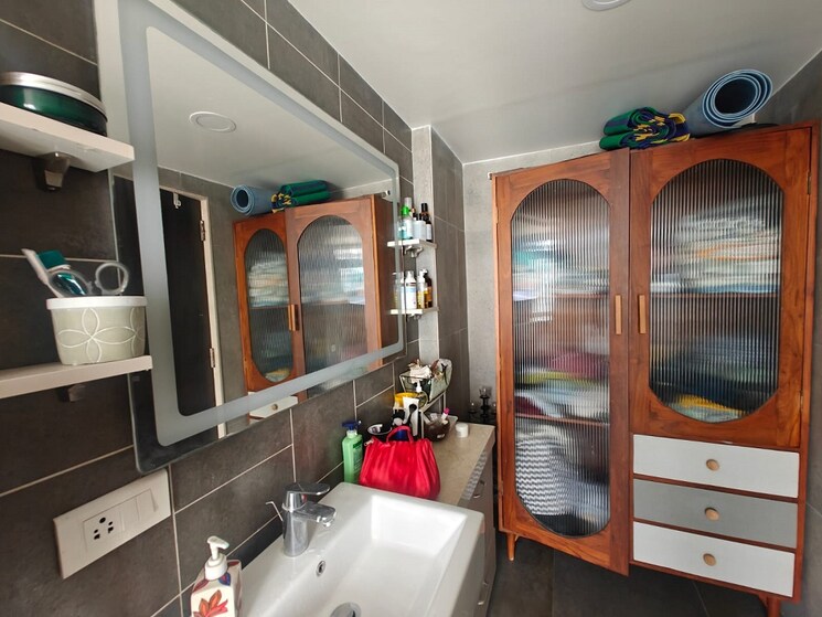 Bathroom, khar west 2 Bedroom 750 Sq.Ft. Apartment In Khar West Mumbai 9109351