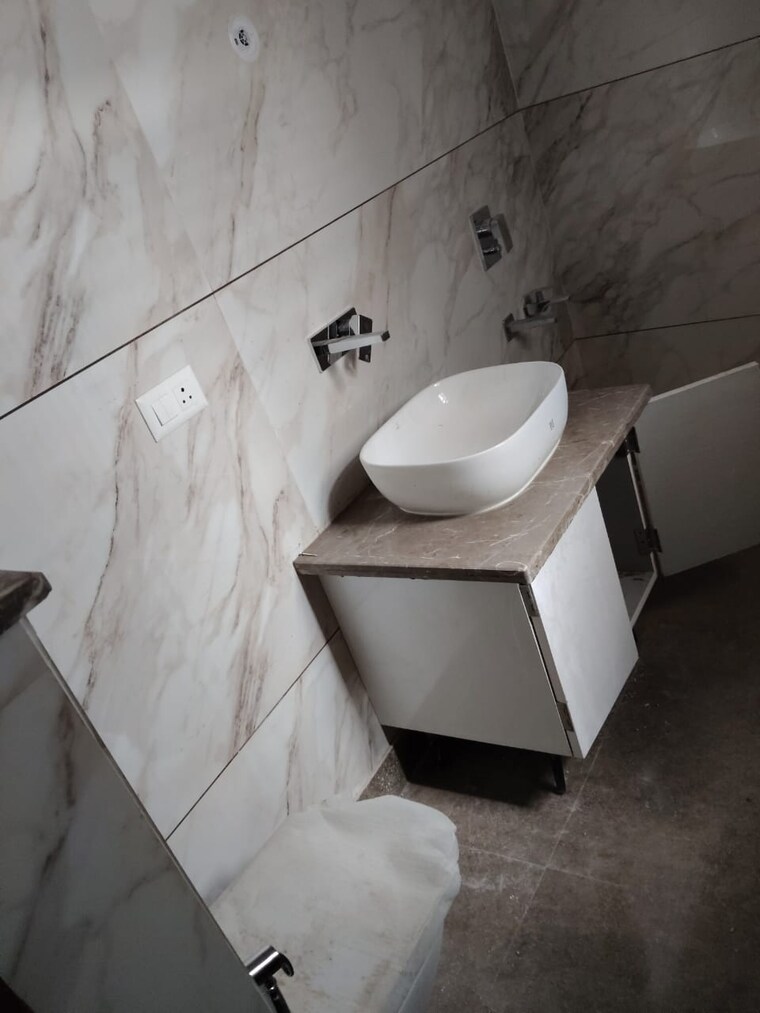 Bathroom, gaur-atulyam 3 Bedroom 1300 Sq.Ft. Apartment In Omicron I Greater Noida Greater Noida 9109368