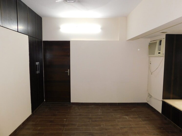 Room, juhu 3 Bedroom 1200 Sq.Ft. Apartment In Juhu Mumbai 9109367