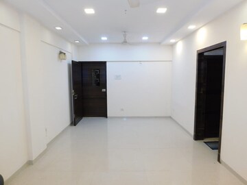 Room in 3 BHK Apartment at Juhu – for Rent