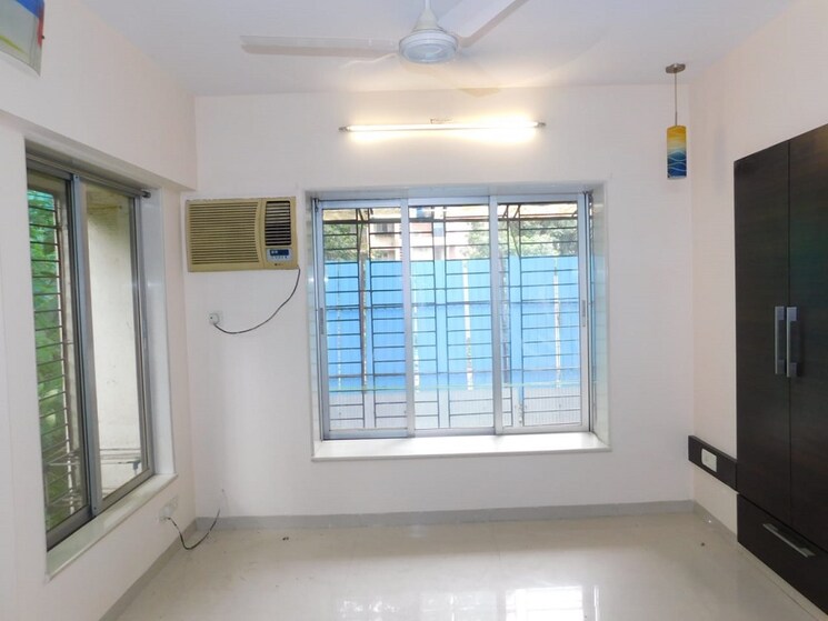 Room, juhu 3 Bedroom 1200 Sq.Ft. Apartment In Juhu Mumbai 9109367