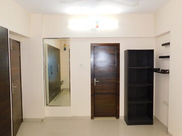Room in 3 BHK Apartment at Juhu – for Rent