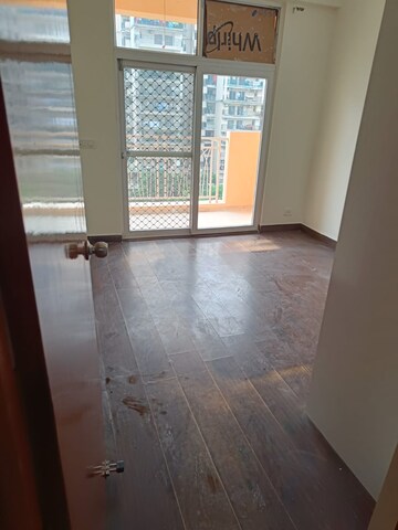 Room in 2 BHK Apartment at Mahagun Mywoods, Sector 16c Greater Noida – for Rent