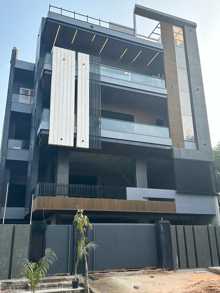 Exterior View, alpha ii greater noida 4 Bedroom 200 Sq.Mt. Independent House In Alpha Ii Greater Noida Greater Noida 9109421