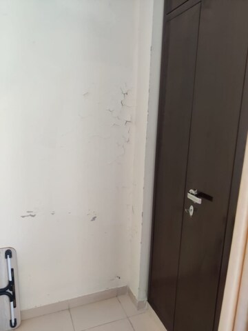Room in 1 BHK Apartment at Auric City Homes, Sector 82 – for Rent