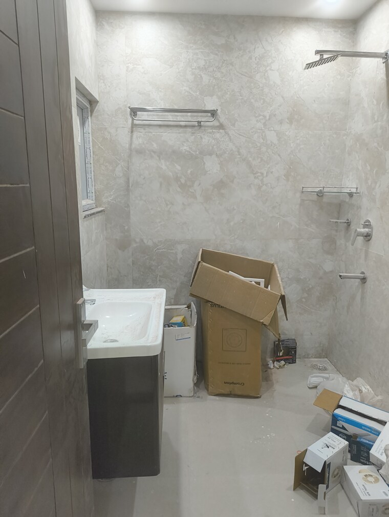 Attached Bathroom, vasant kunj 4 Bedroom 2500 Sq.Ft. Apartment In Vasant Kunj Delhi 9109501