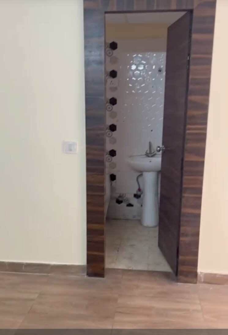 Bathroom, eureka-diya-green-city 2 Bedroom 968 Sq.Ft. Apartment In Raj Nagar Extension Ghaziabad 9109510