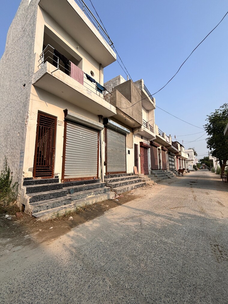 Nearby, propzone-imt-delight-homes  150 Sq.Yd. Plot In Sector 71 Faridabad 9109506