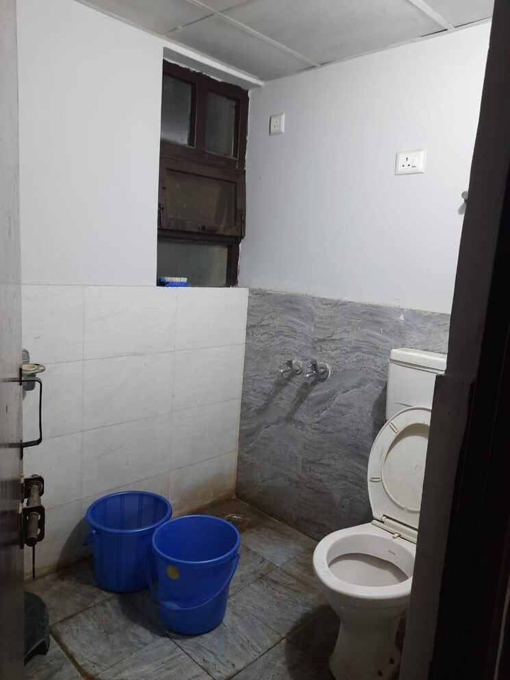 Bathroom, auric-city-homes 3 Bedroom 675 Sq.Ft. Apartment In Sector 82 Faridabad 9109468