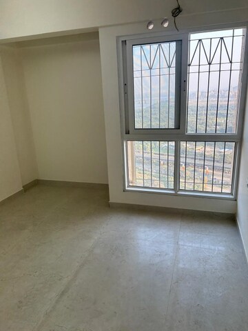 Room in 2 BHK Apartment at Runwal Eirene, Balkum Pada – for Rent