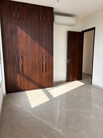 Room in 2 BHK Apartment at Runwal Eirene, Balkum Pada – for Rent