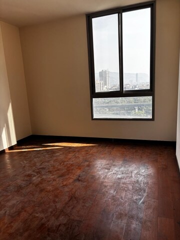 Room in 2 BHK Apartment at Piramal Vaikunth, Balkum Pada – for Rent