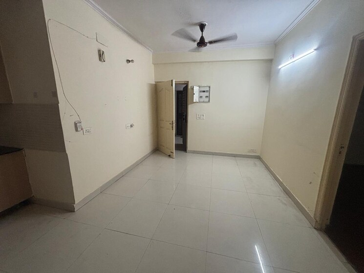 Room, maxblis-white-house 2 Bedroom 990 Sq.Ft. Apartment In Sector 75 Noida 9109592