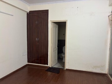Room in 2 BHK Apartment at Maxblis White House, Sector 75 – for Rent