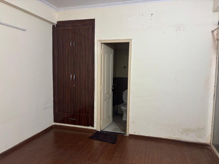 Room, maxblis-white-house 2 Bedroom 990 Sq.Ft. Apartment In Sector 75 Noida 9109592