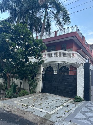 5 BHK Independent House – Exterior View View at Sector 55 - for Sale