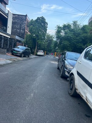 Parking in 5 BHK Independent House at Sector 55 – for Sale