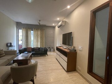 Living Room in 4 BHK Apartment at DLF Park Place, Sector 54 – for Rent