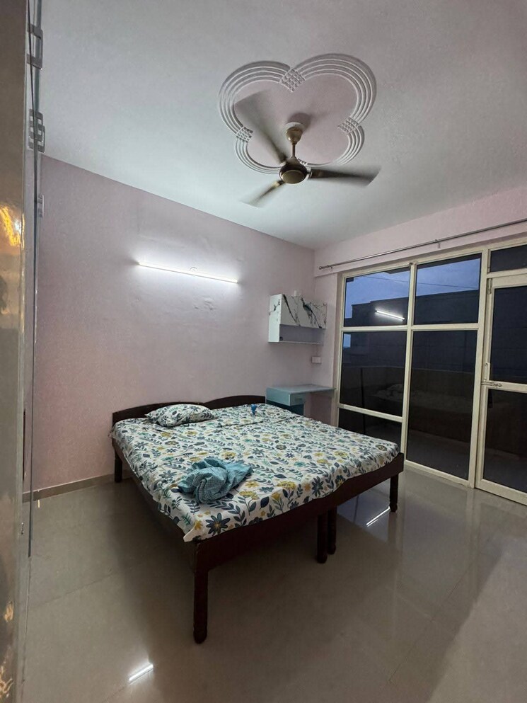 Bedroom, freedom fighters enclave 2 Bedroom 900 Sq.Ft. Builder Floor In Freedom Fighters Enclave Delhi 9109628