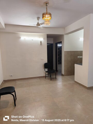 Room in 2.5 BHK Apartment at Gardenia Gateway, Sector 75 – for Rent
