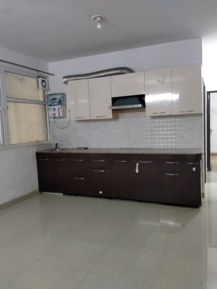 Kitchen, tulip-lemon 2 Bedroom 526 Sq.Ft. Apartment In Sector 69 Gurgaon 9109679