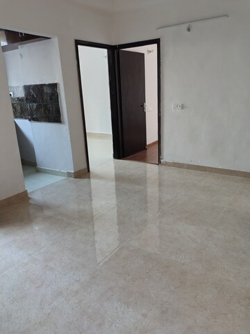 Room in 2.5 BHK Apartment at Amrapali Riverview, Amrapali Leisure Valley – for Rent