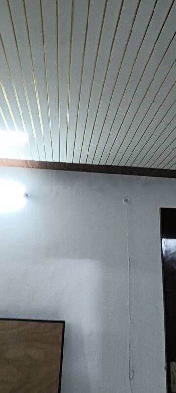 Room in 2 BHK Builder Floor at Sector 21c – for Rent
