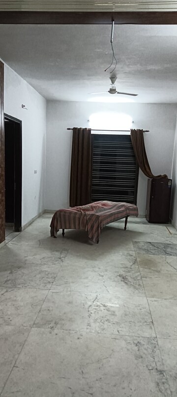 Living Room in 2 BHK Builder Floor at Sector 21c – for Rent