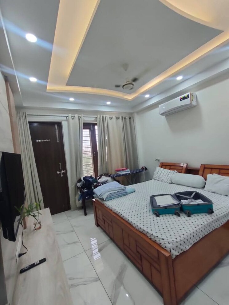 Living Room, freedom fighters enclave 2 Bedroom 900 Sq.Ft. Builder Floor In Freedom Fighters Enclave Delhi 9109730