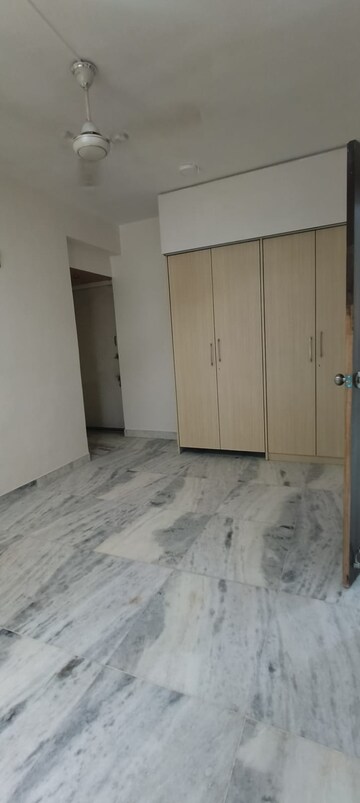 Room in 3 BHK Apartment at Harikunj Enclave, Naupada – for Sale