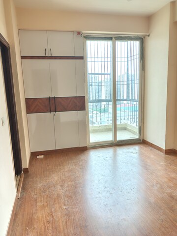 2 BHK Apartment For Rent in Amrapali Dream Valley, Tech Zone 4 Greater Noida