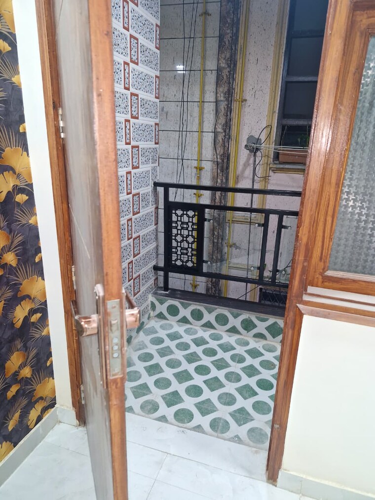 Balcony, govindpuri 2 Bedroom 550 Sq.Ft. Builder Floor In Govindpuri Delhi 9109794