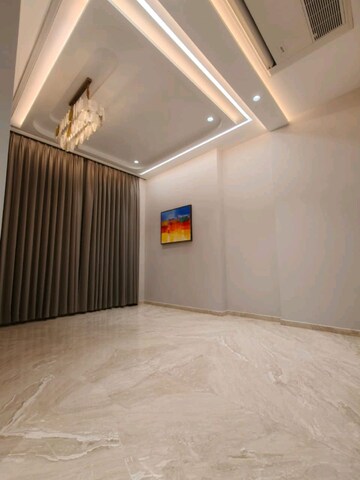Room in 5 BHK Apartment at Goodwill Wisteria, Vashi Sector 19d – for Sale