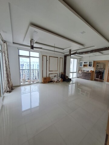 Room in 4 BHK Apartment at Sushant Golf City – for Sale