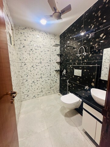 Team Area in 3 BHK Builder Floor at Puri Kohinoor, Sector 89 – for Rent