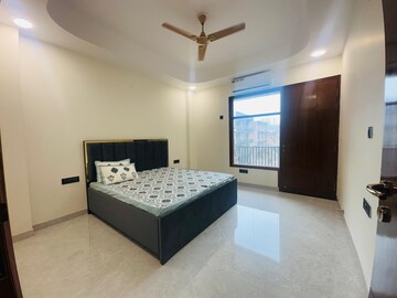 Bedroom in 3 BHK Builder Floor at Puri Kohinoor, Sector 89 – for Rent